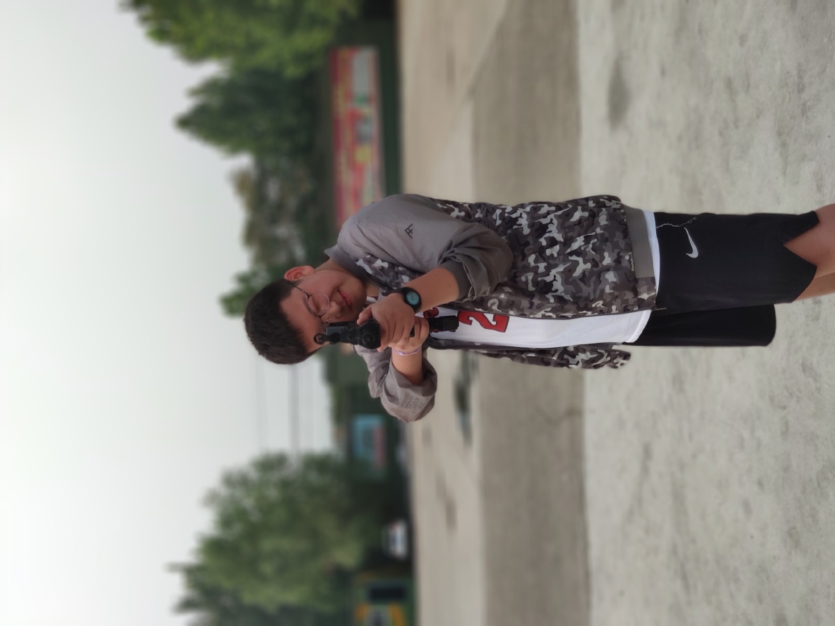 张宸浩参加军训