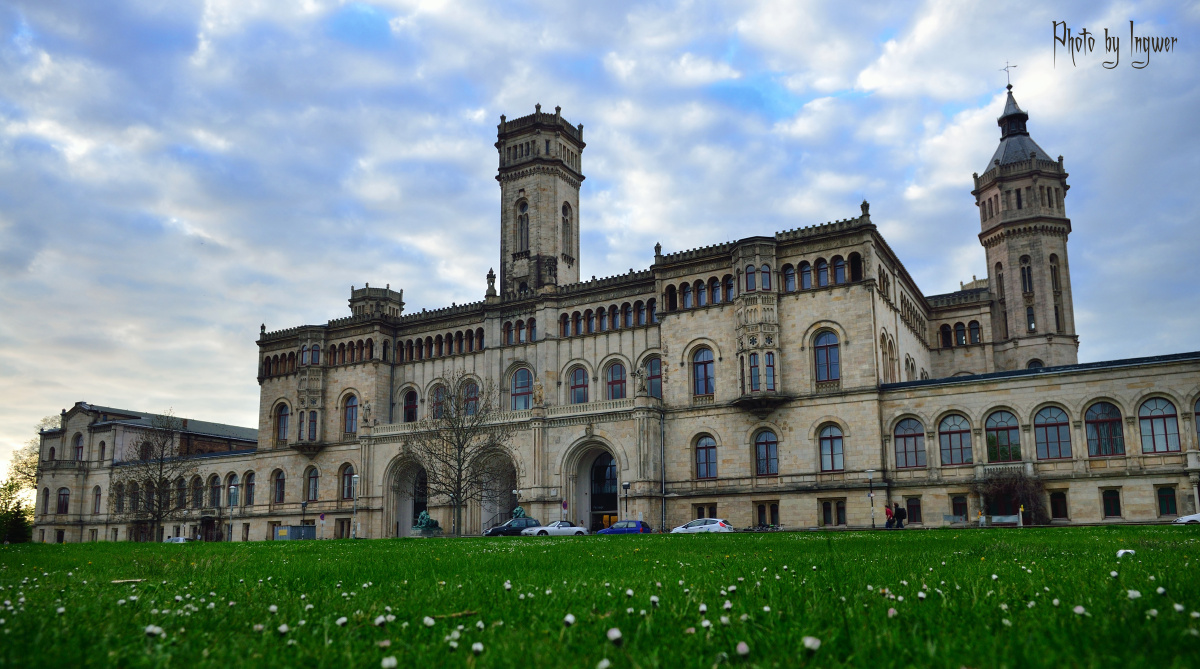 主楼_2 br /> 汉诺威大学主楼