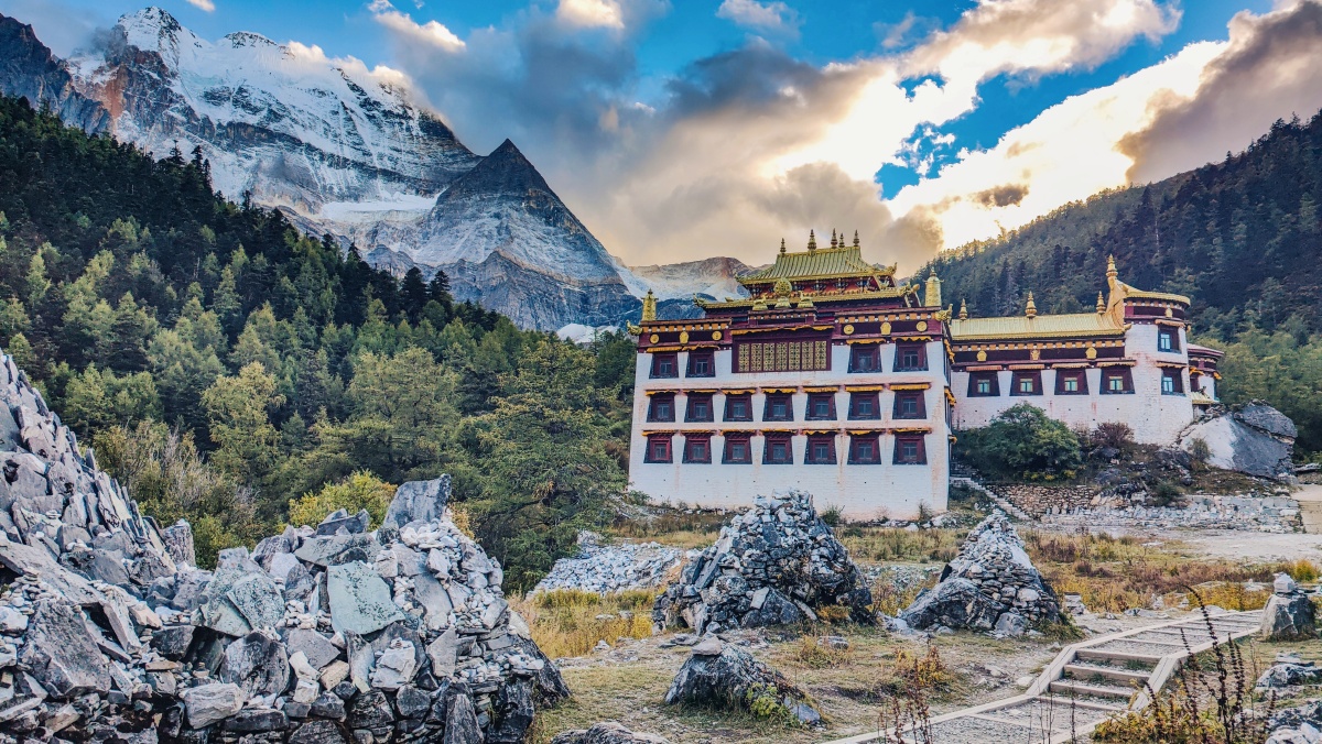 稻城亚丁冲古寺