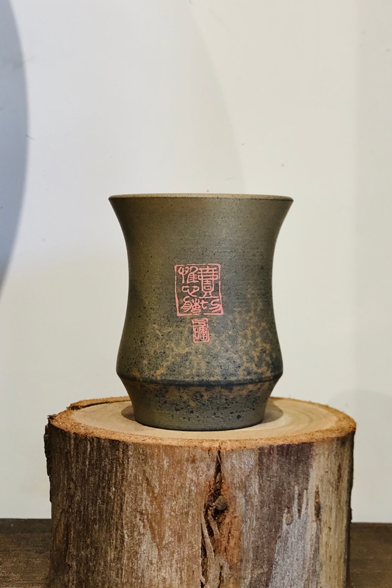 建水紫陶主人杯火皮带有自然龟裂纹及手绘螺纹