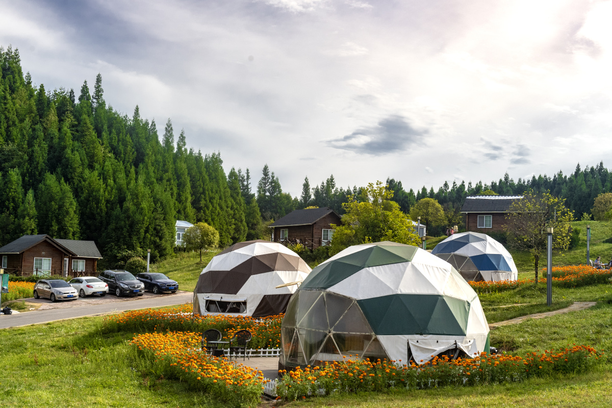 中国4c级自驾车旅居车营地中国高速