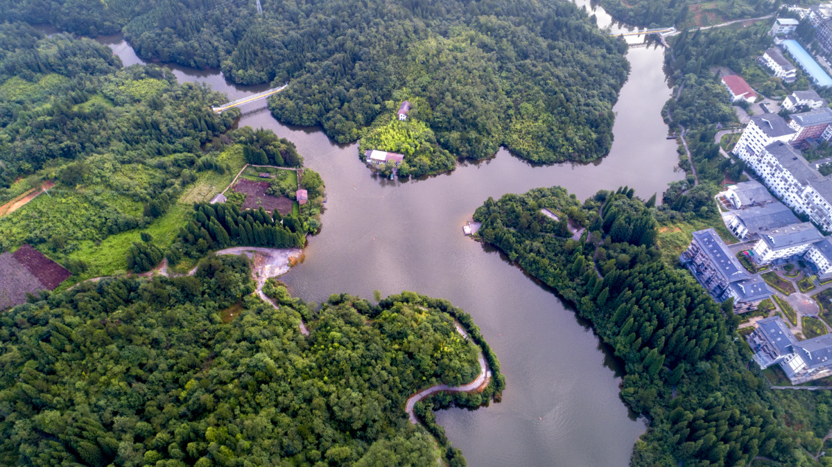 航拍重庆黄水月亮湖