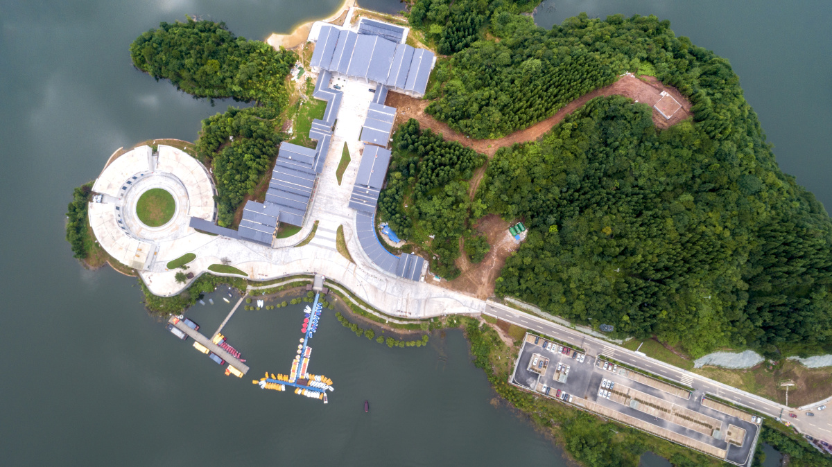 航拍重庆石柱黄水太阳湖风光