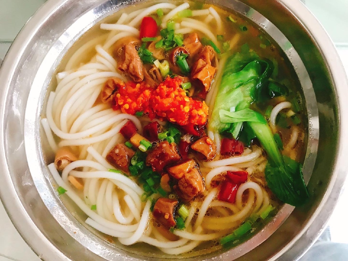 武夷山紫溪粉想油条的那个是马耳