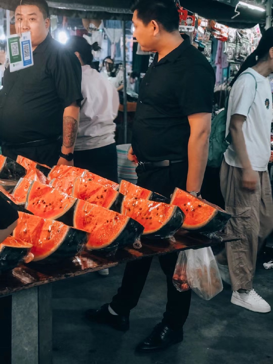 日照大学城夜市一盏烟火慰平生手机拍摄