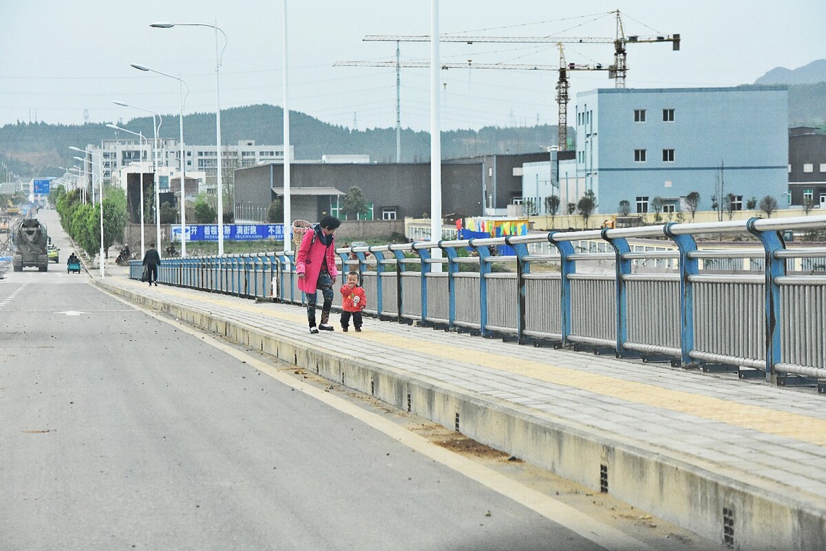 道路漫漫…