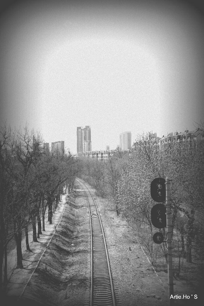 铁路<br />
火车还会来么？