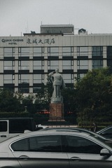060D8D8C-78E5-4417-A147-039140A18173/L0/001