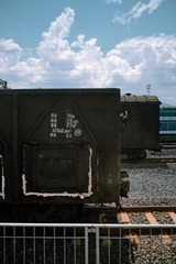 25704