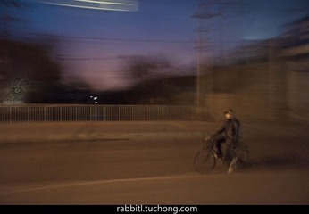 骑行的归途，看不见夕阳落下的色彩