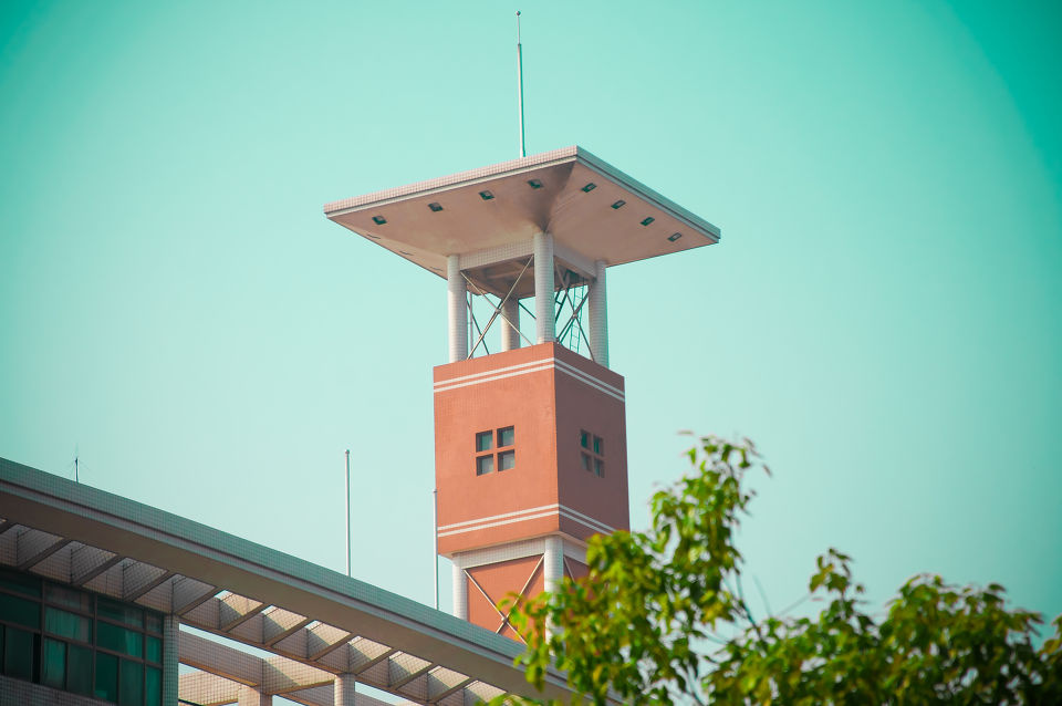 逸夫楼顶 br /> 学校主教学楼顶