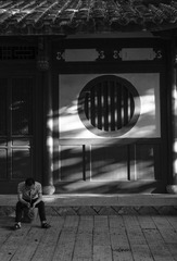 001