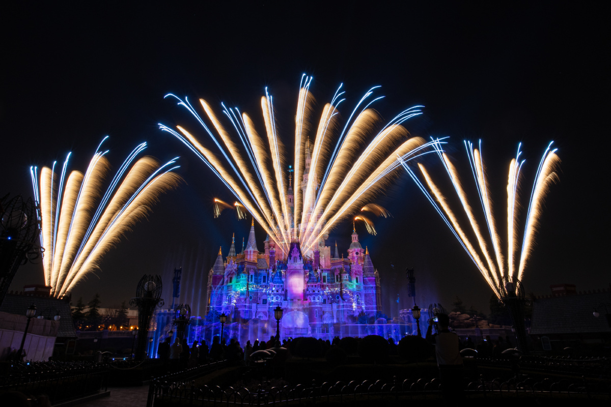 上海迪士尼2021春节烟花表演 - bumbleprince - 图虫