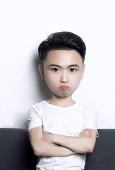 还没到六一，不开心