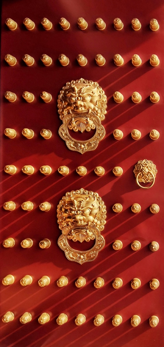 大红宫门龙头门环朱门鎏金门钉龙头门环皇权的象征