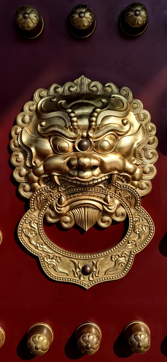 大红宫门龙头门环朱门鎏金门钉龙头门环皇权的象征