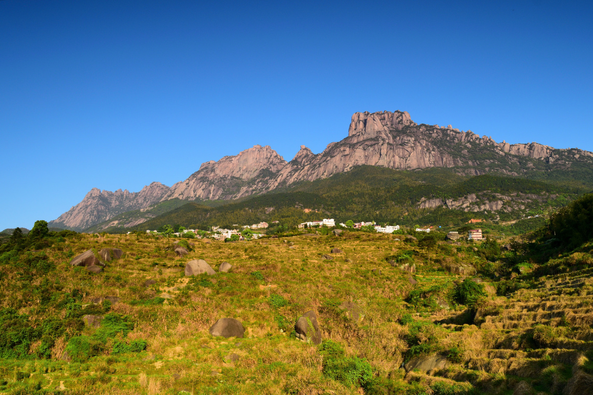 灵山之水晶山风光