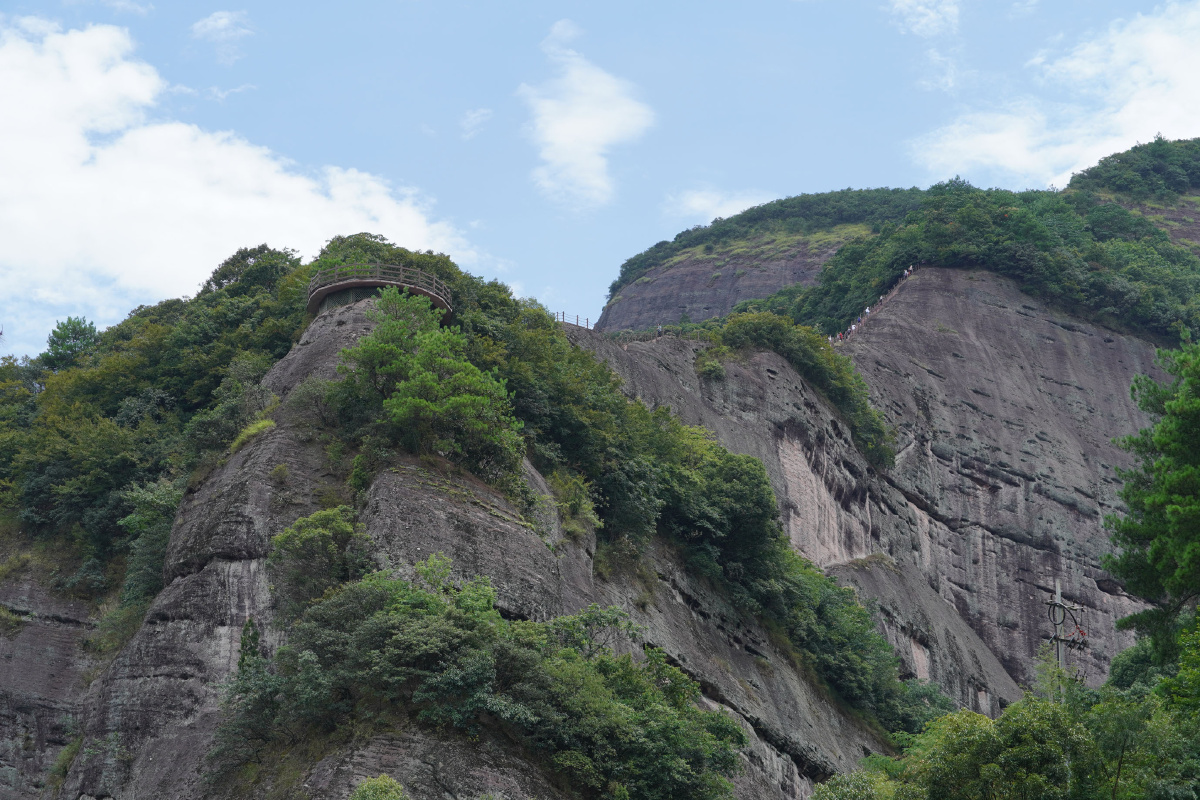广西资源丹霞地貌引游人