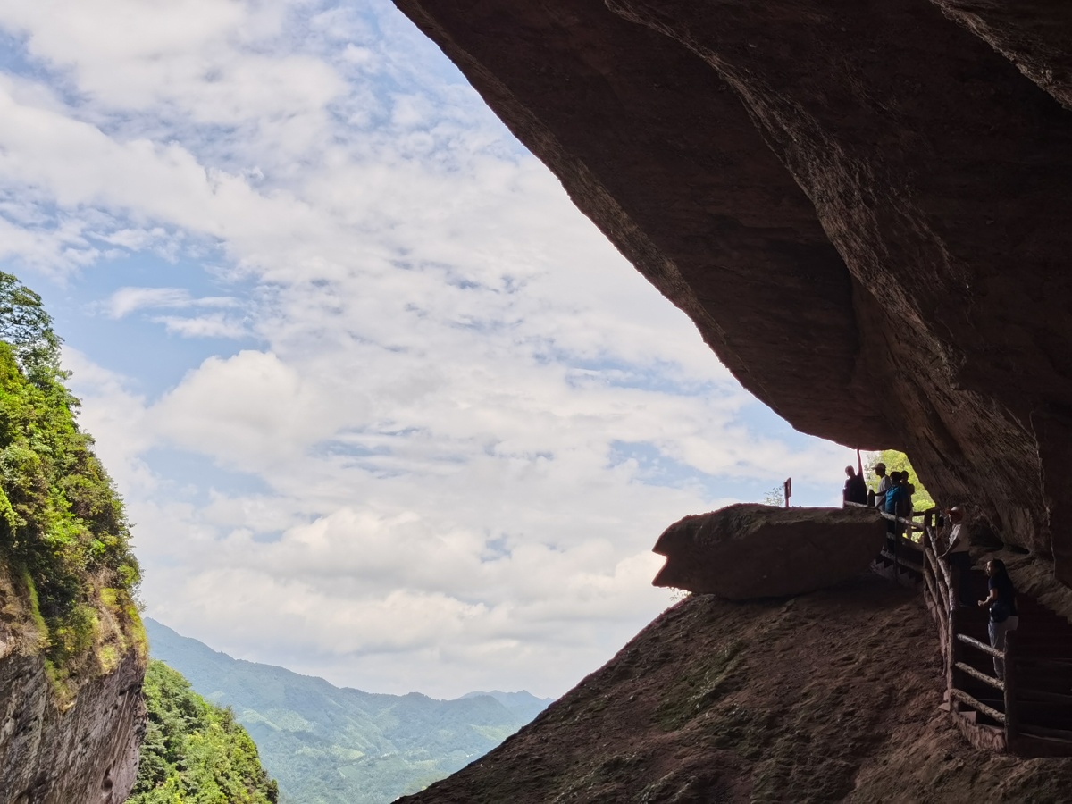 广西资源丹霞地貌引游人