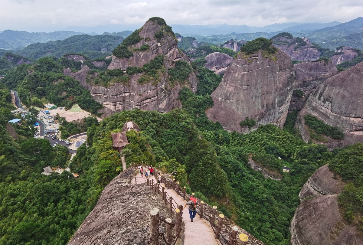 广西资源丹霞地貌引游人