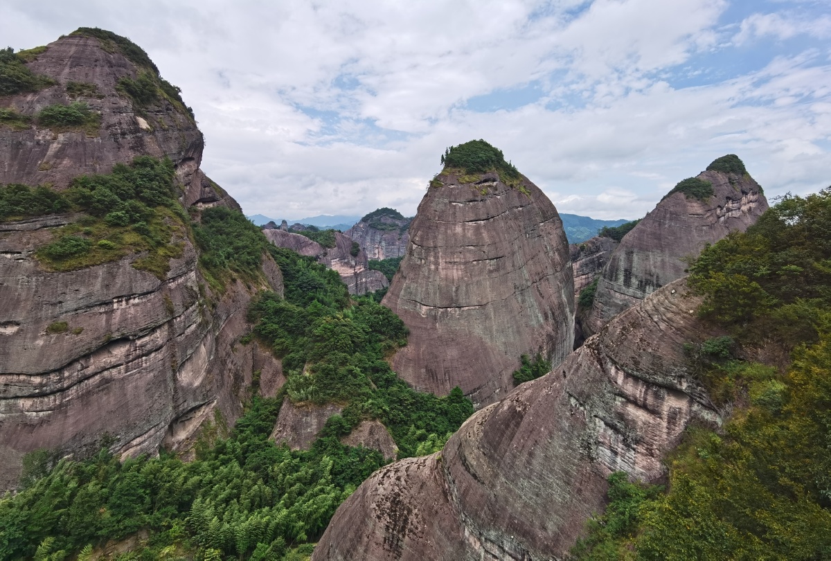 广西资源丹霞地貌引游人