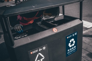 001
