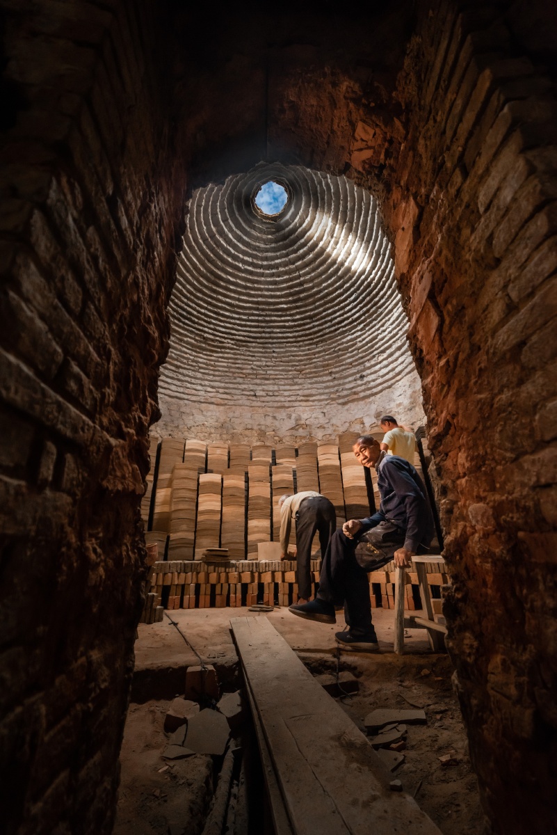 最后的瓦窑家乡曾经遍地开花的瓦窑厂如今只剩下这最后一座在艰难维持