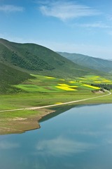 宝库湖风光