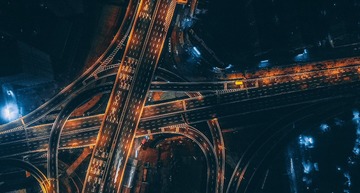 911456