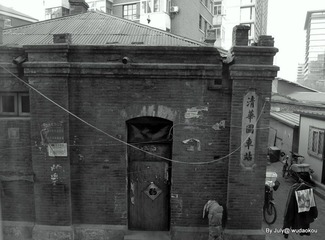 P1221569