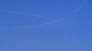 1676740