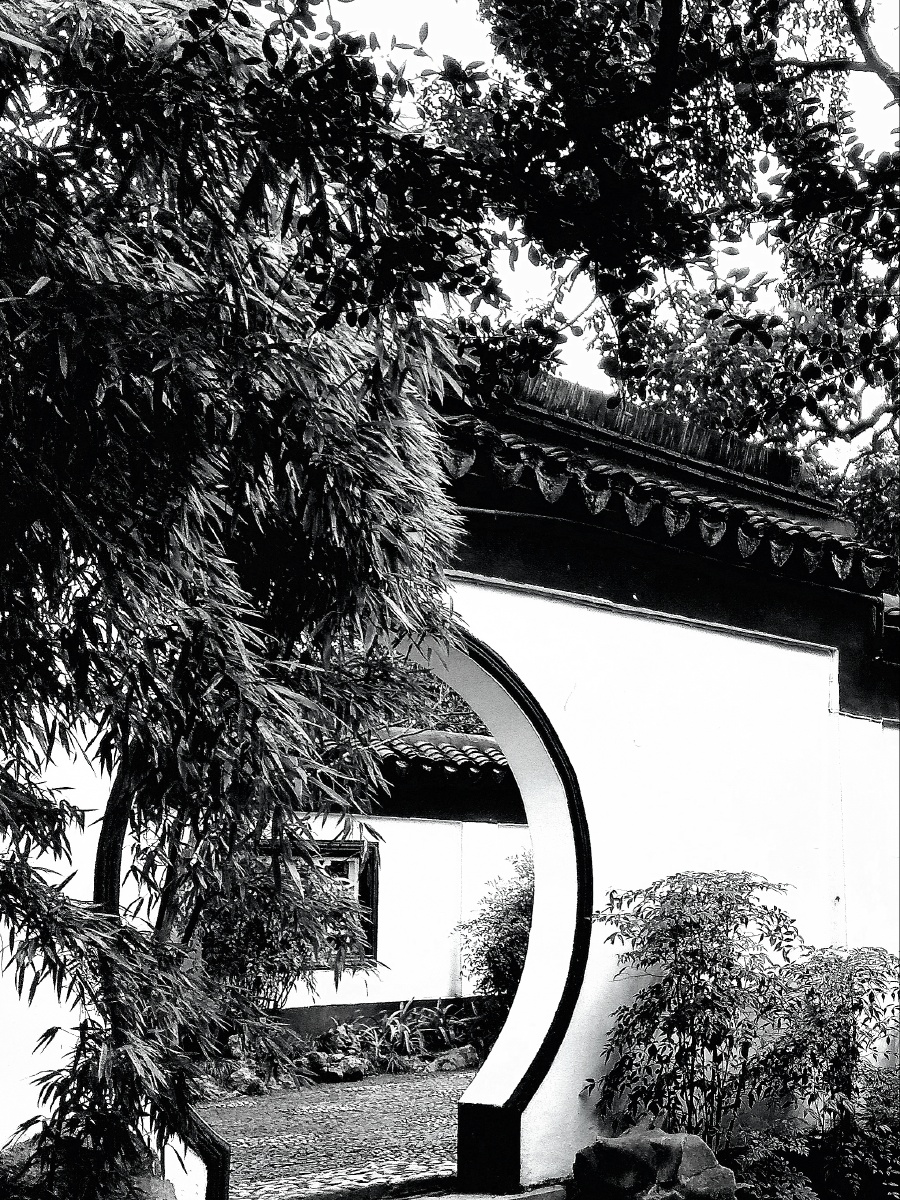 元宵节.找一处圆形门走走,必须的.