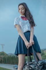 711565