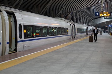 47582