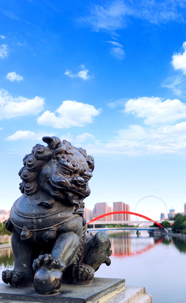 狮之变天津海河狮子林桥20218月27日小米k30照片经过后期处理有5人及