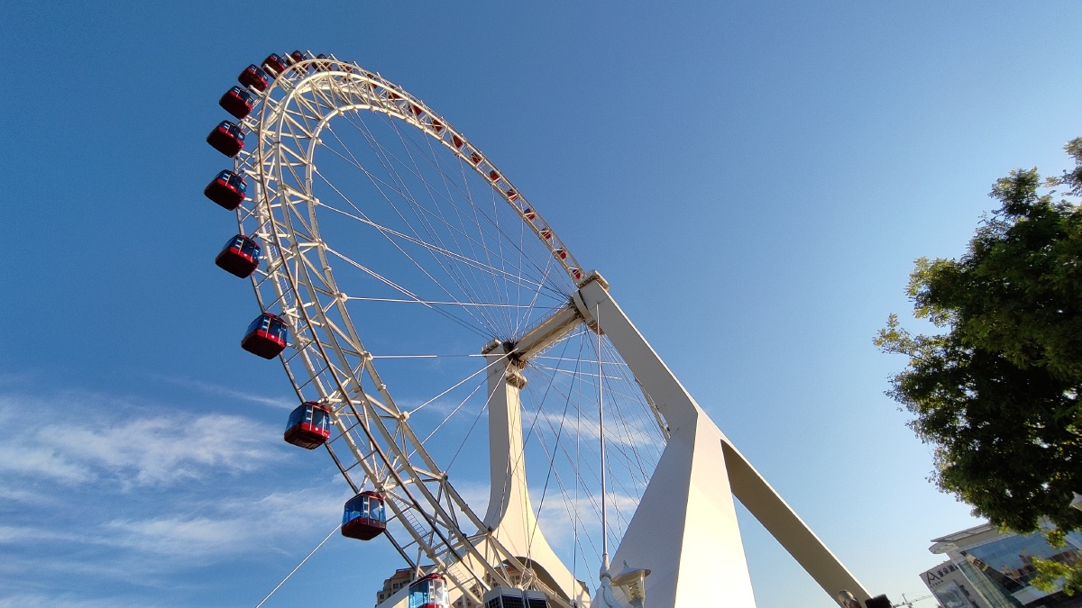 蓝天摩轮天津海河摩天轮2021年8月25日小米k30