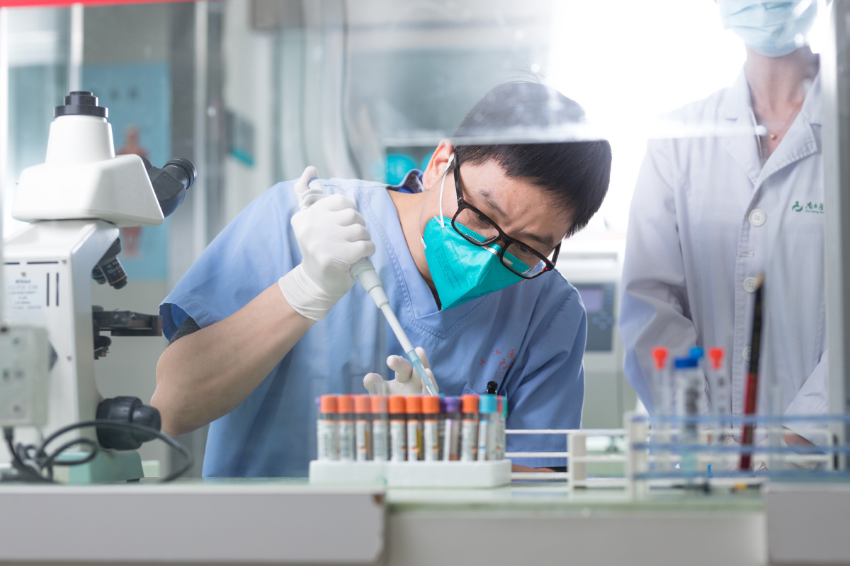 重症监护室抢救室化验室医生素材