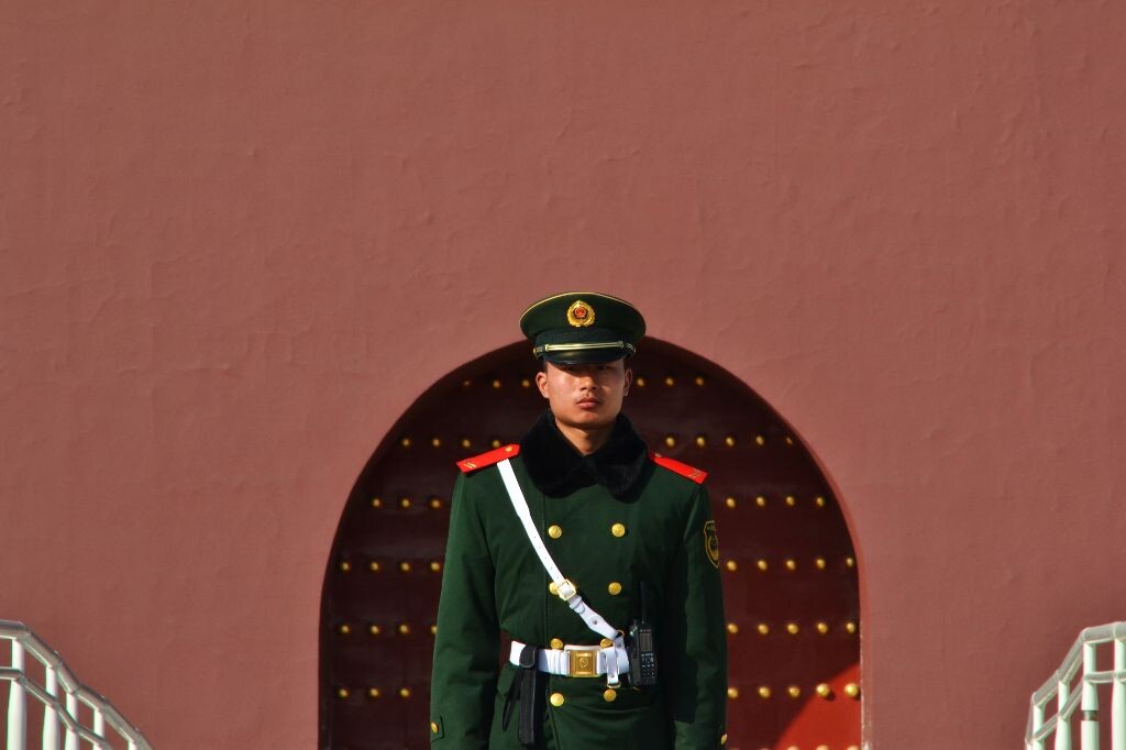 伫立<br />
