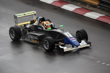 2013第六十届澳门格兰披治大赛车-青年冠军方程式（F3）系列赛 0428_调整大小