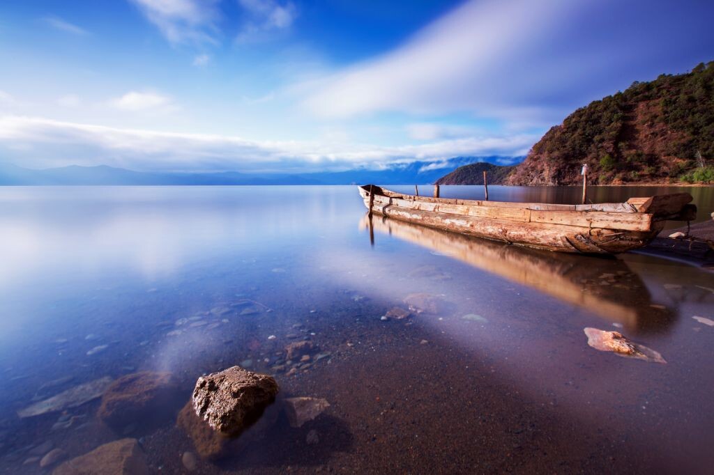 泸沽湖清晨，如梦如画