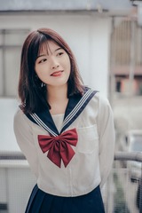 527439