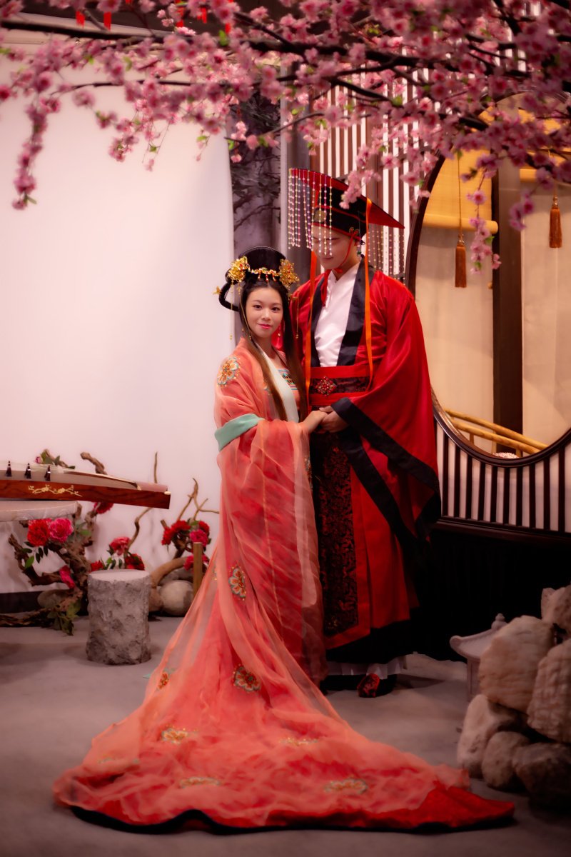 棚拍汉服结婚照