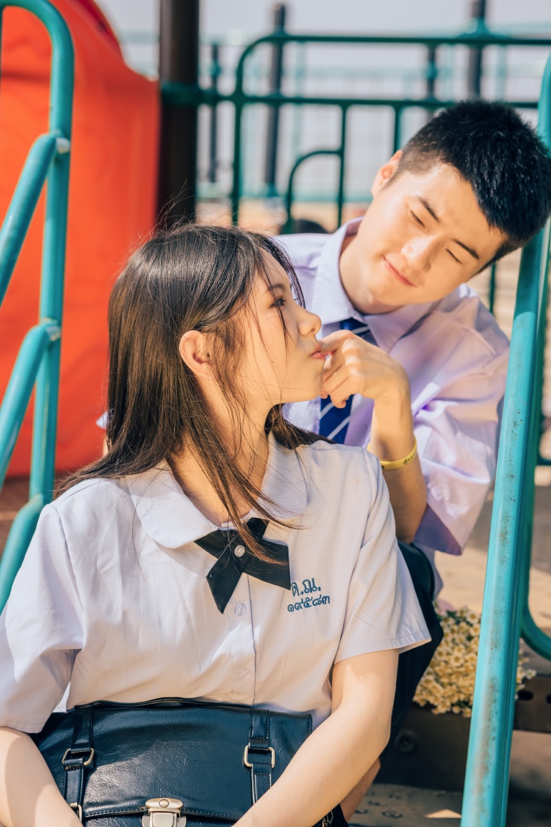 情侣写真这么拍太像校园偶像剧啦