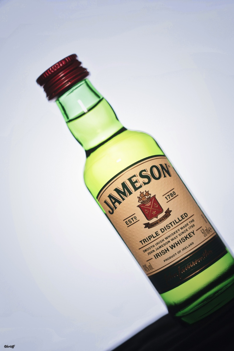 爱尔兰威士忌61尊美醇温和不突出的酒精淡淡的香气柔