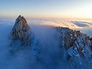 天柱山瀑布云