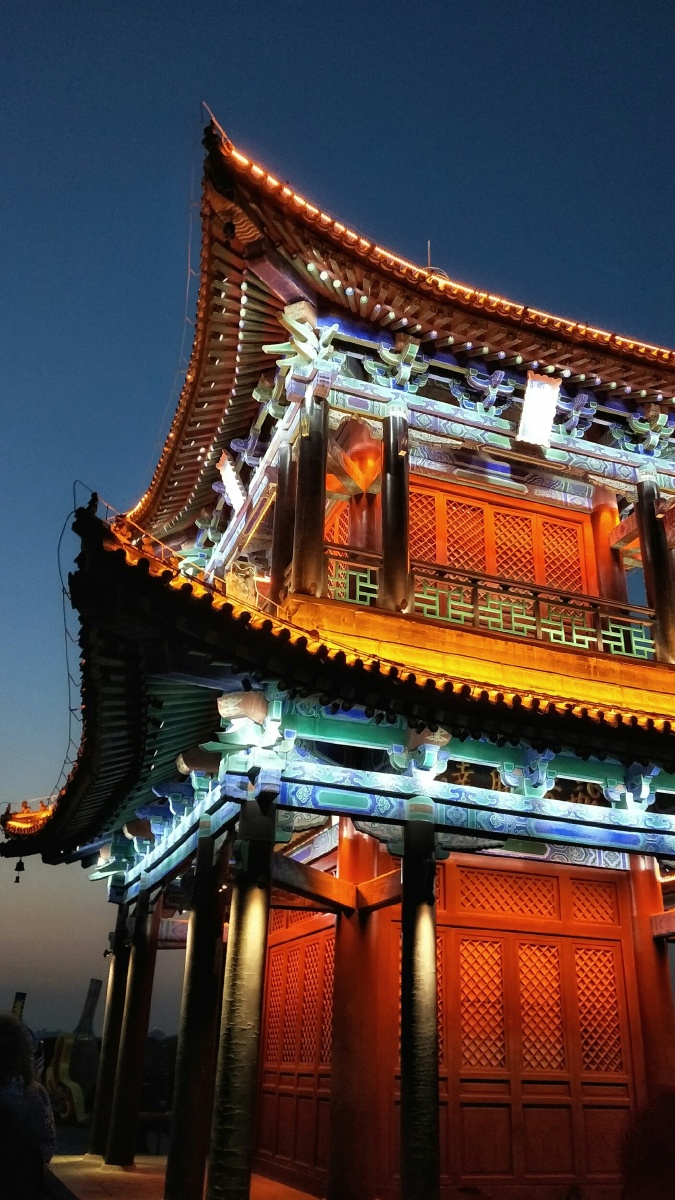 古城墙的夜晚手机拍摄