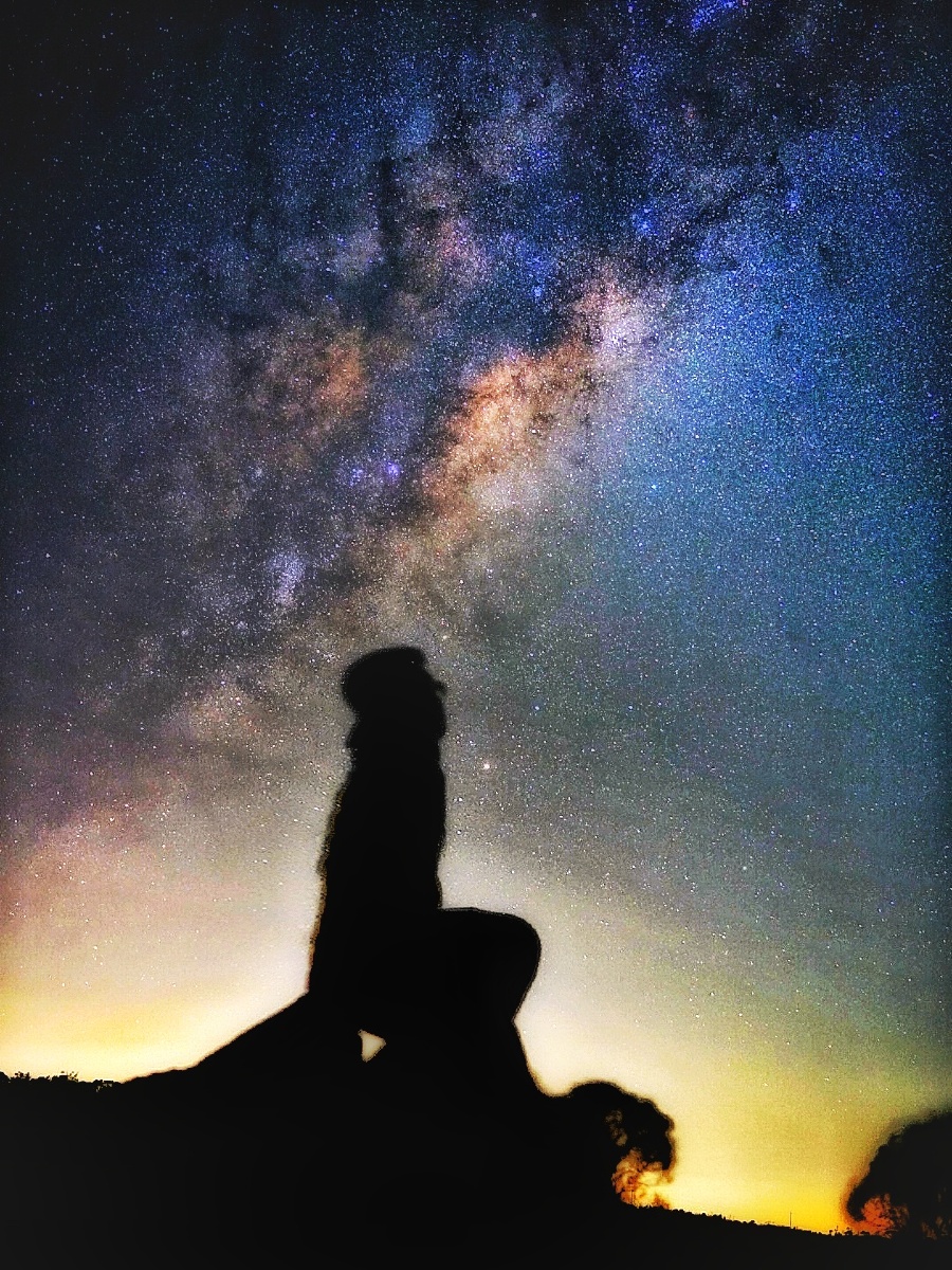 摄于悉尼蓝山,感动人心的时刻就是仰望星空.