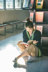 图书馆女孩