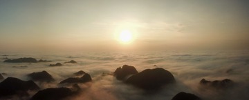 “荔波云海”拍摄于贵州黔南荔波水架山