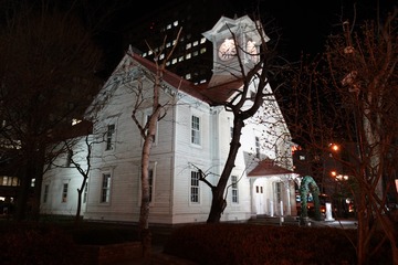 18764
